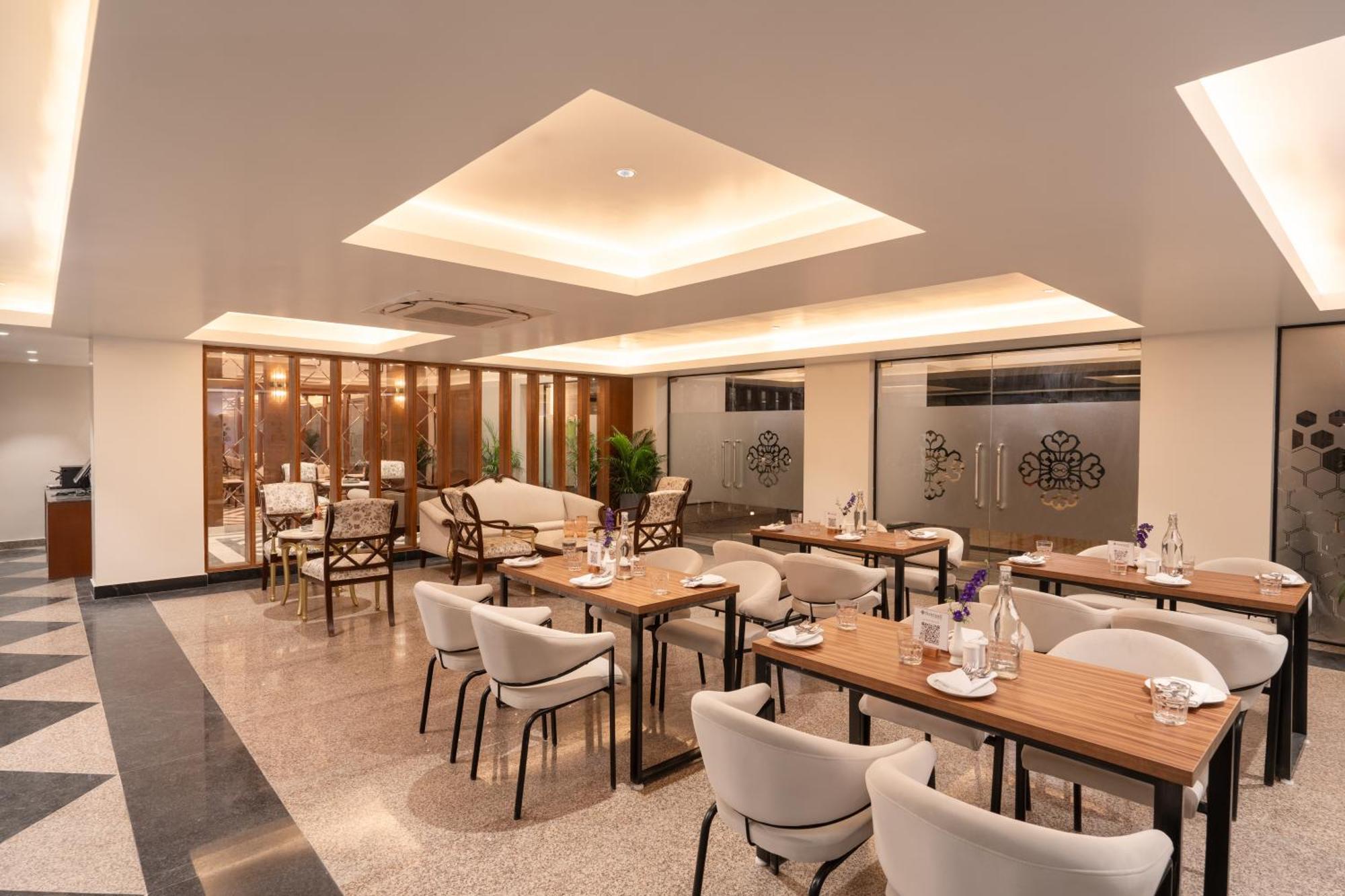 Foxtrail, Sector 42 - Am Hotel Kollection Gurgaon Exterior foto